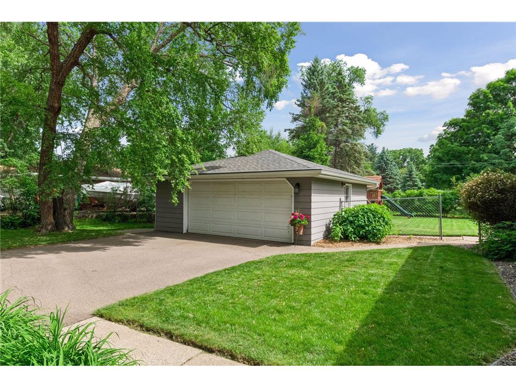 15725 2nd Avenue N Plymouth MN 55447 7063545 image42