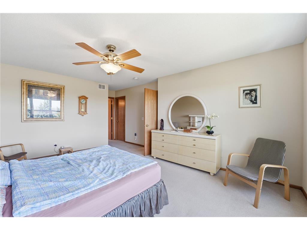 1573 Johnny Cake Alcove Eagan MN 55122 7055819 image35