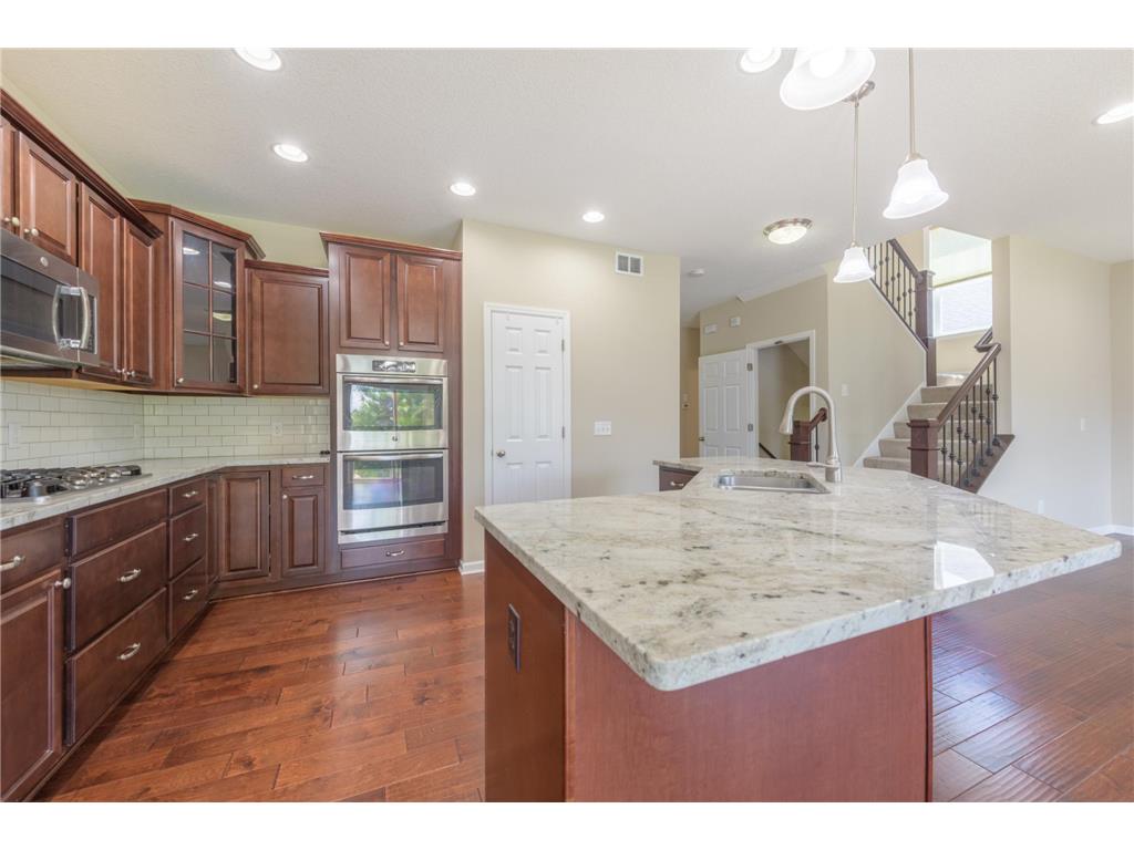 15739 Evergreen Avenue Apple Valley MN 55124 7092279 image2