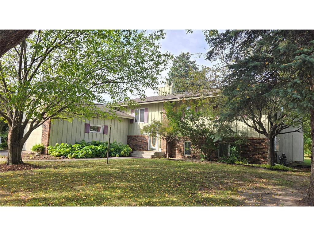 1575 McClung Drive Arden Hills MN 55112 6797878 image1