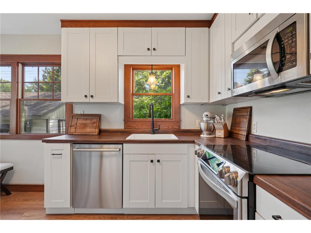1576 Grotto Street N Saint Paul MN 55117 7092140 image6