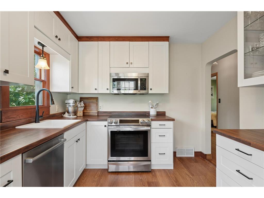 1576 Grotto Street N Saint Paul MN 55117 7092140 image8