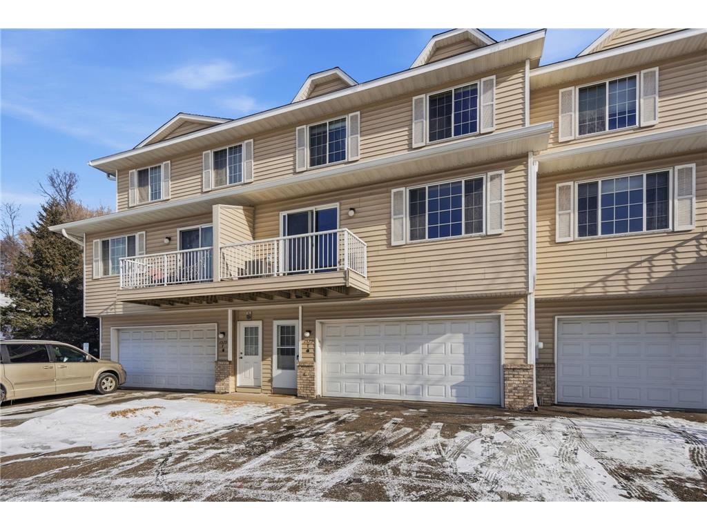1579 County Road D E #E Maplewood MN 55109 7008662 image1