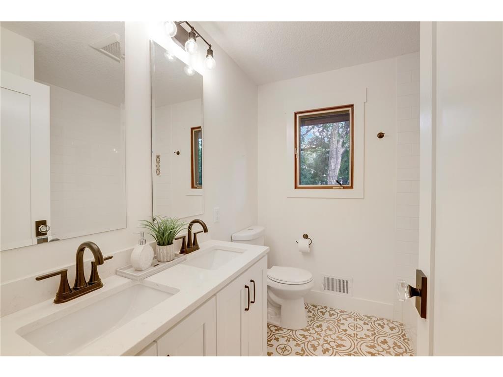 15801 Day Place Minnetonka MN 55345 7107824 image28