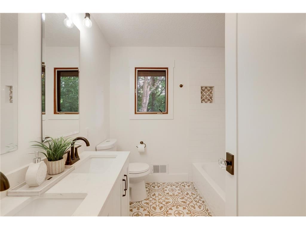 15801 Day Place Minnetonka MN 55345 7107824 image29