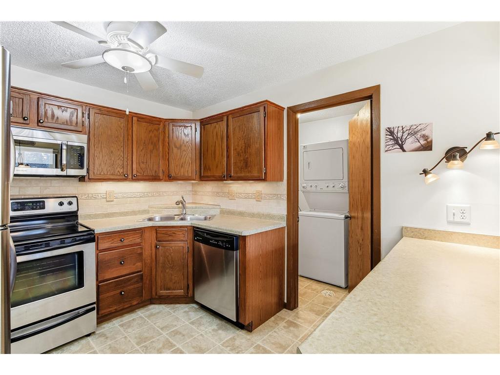 1581 Wheelock Lane #101 Saint Paul MN 55117 7018670 image6