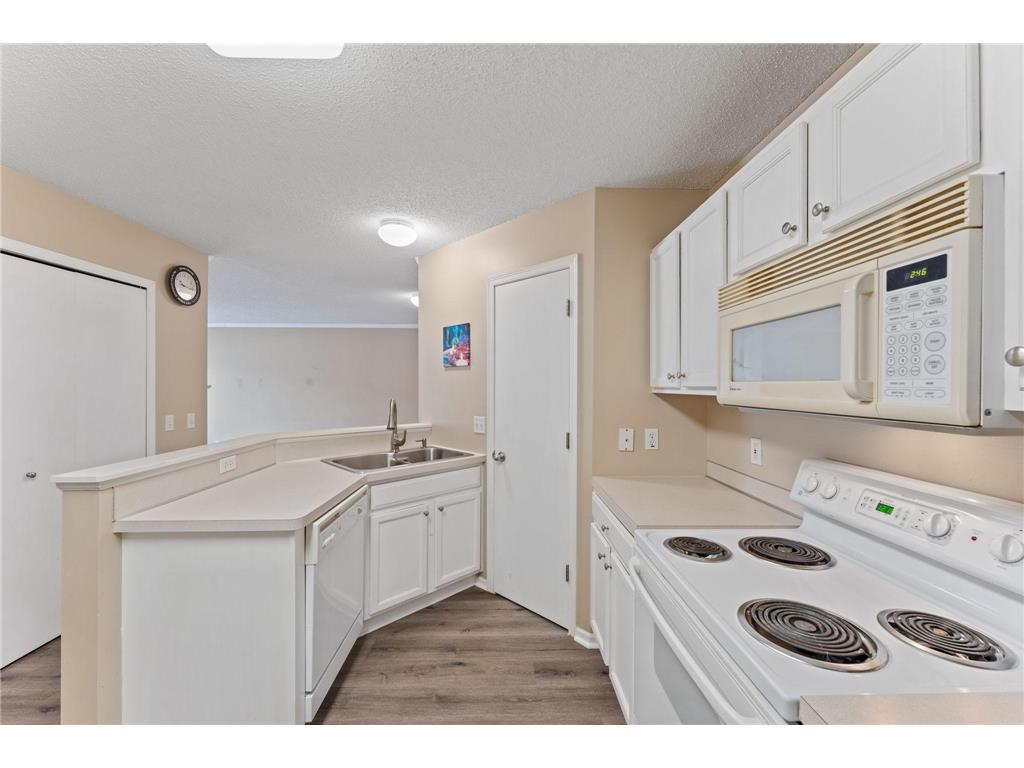 15816 Fleet Trail #237 Apple Valley MN 55124 7019571 image9
