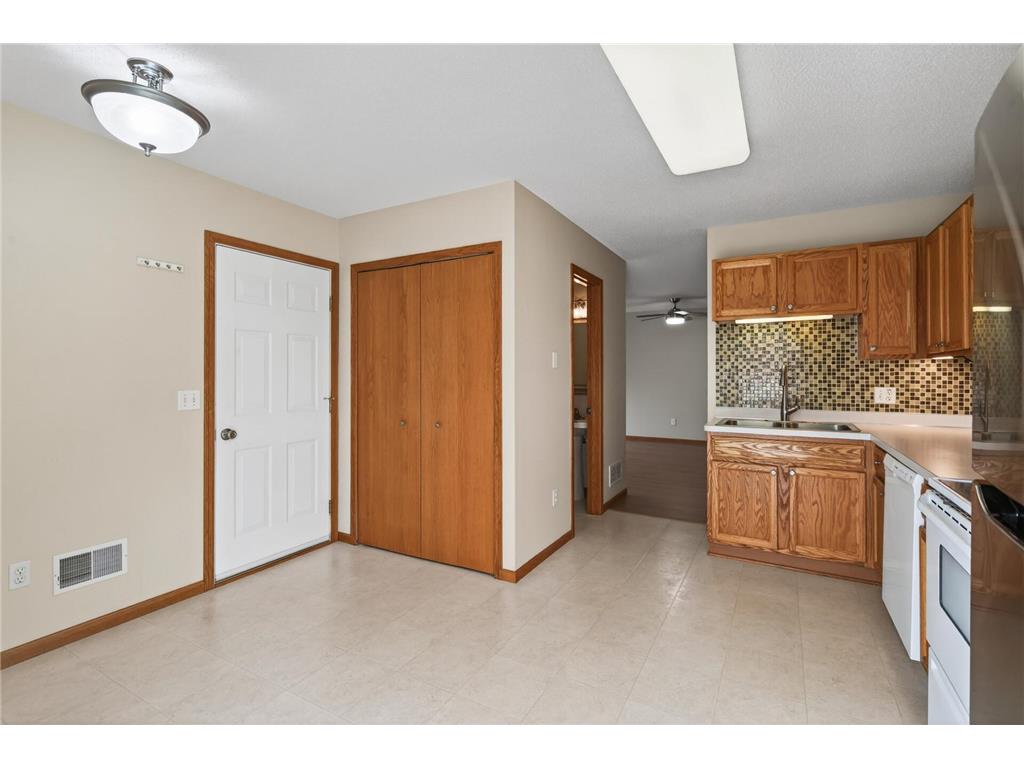 15822 Fleet Trail Apple Valley MN 55124 7083438 image15