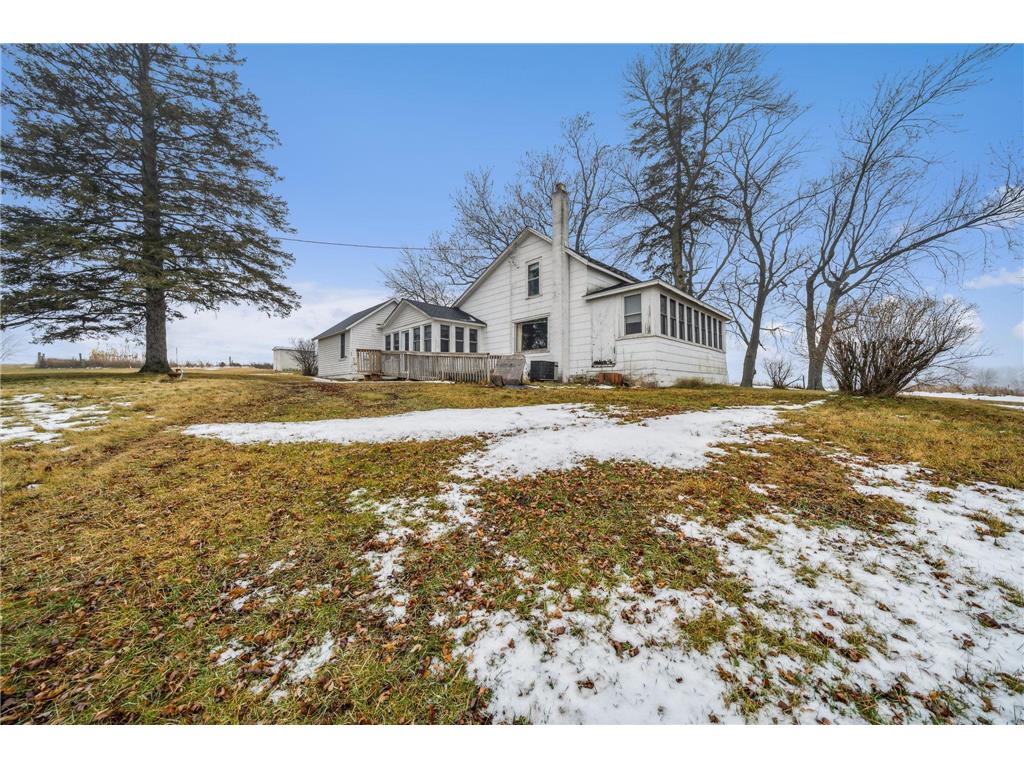 1585 30th Avenue Pleasant Valley Twp WI 54015 6482316 image1