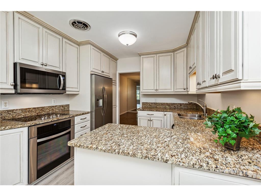 1585 Dodd Road #301 Mendota Heights MN 55118 6347824 image1