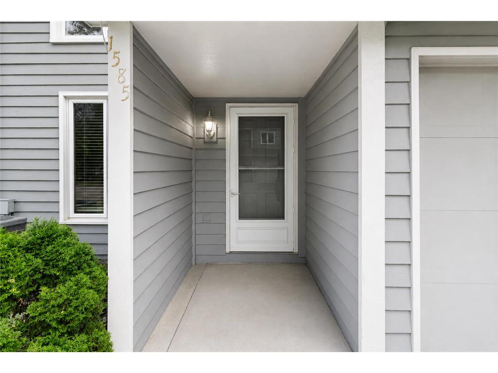 1585 Millpond Court Chaska MN 55318 7115860 image2