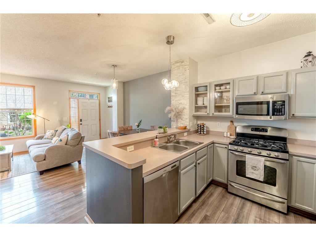 1586 Woodlynn Avenue #2 Maplewood MN 55109 7040350 image4