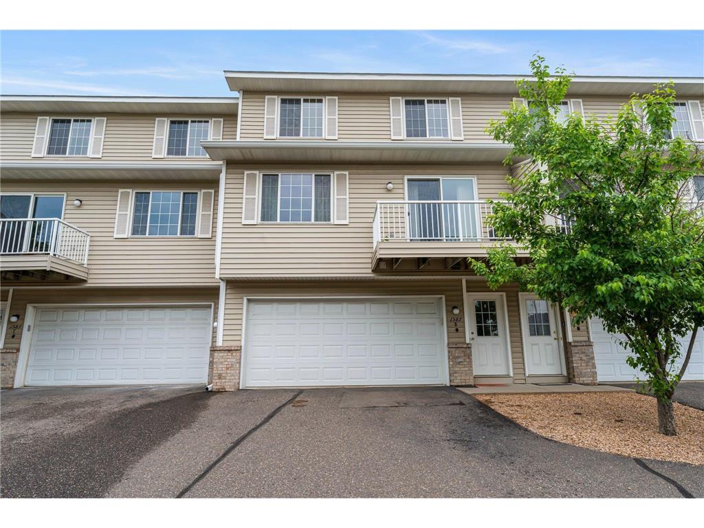 1587 County Road D E #B Maplewood MN 55109 6735644 image1