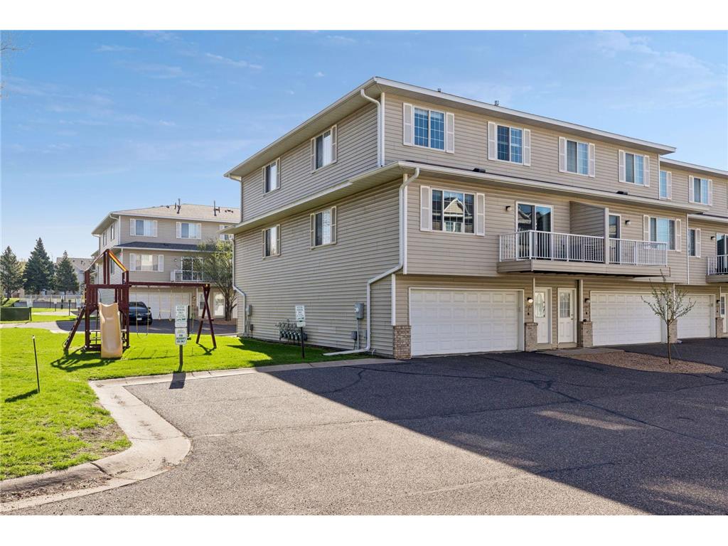 1587 County Road D E #F Maplewood MN 55109 7029620 image1