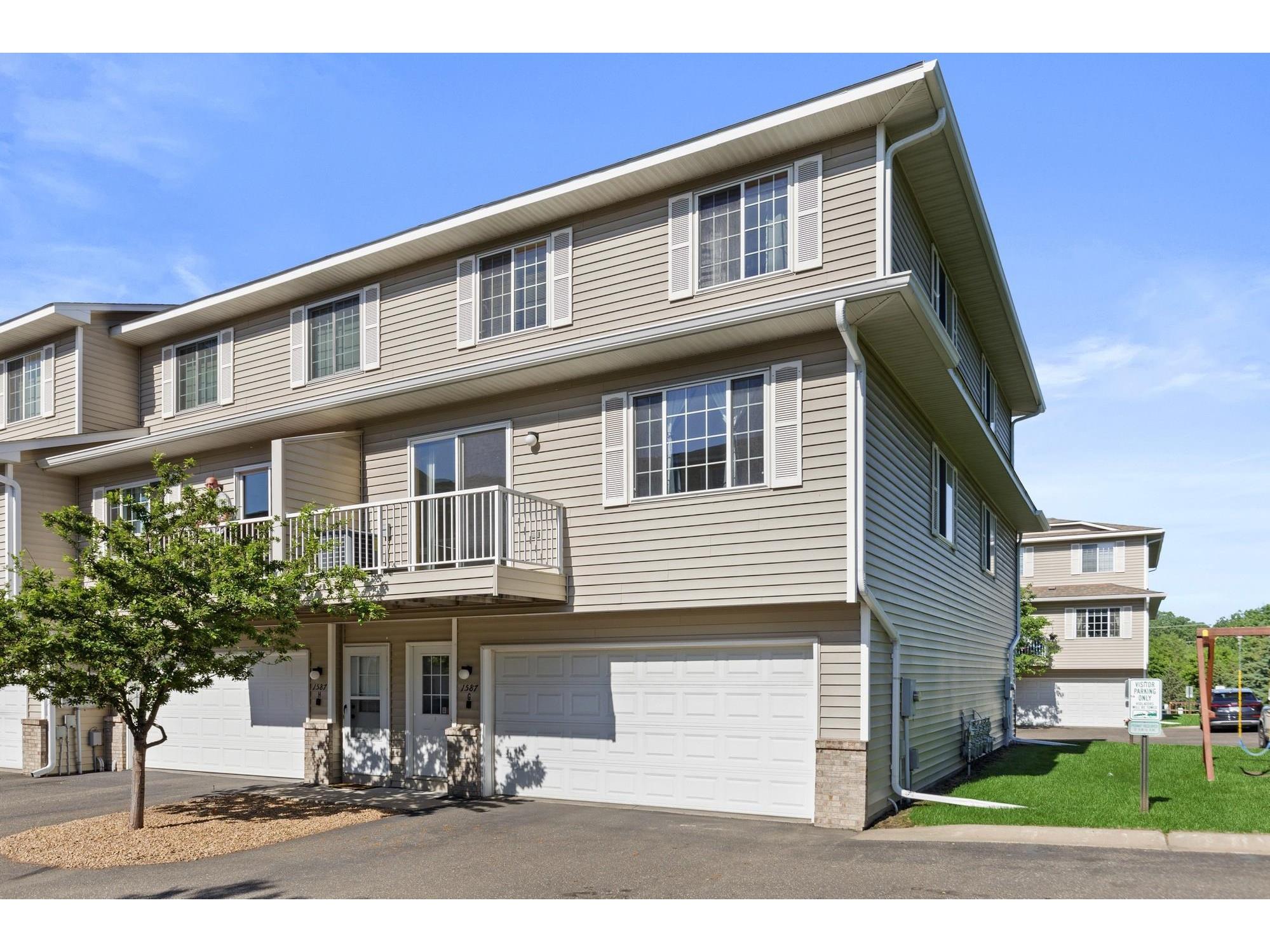 1587 County Road D E G, Maplewood, MN 55109 MLS 5766939 Edina Realty