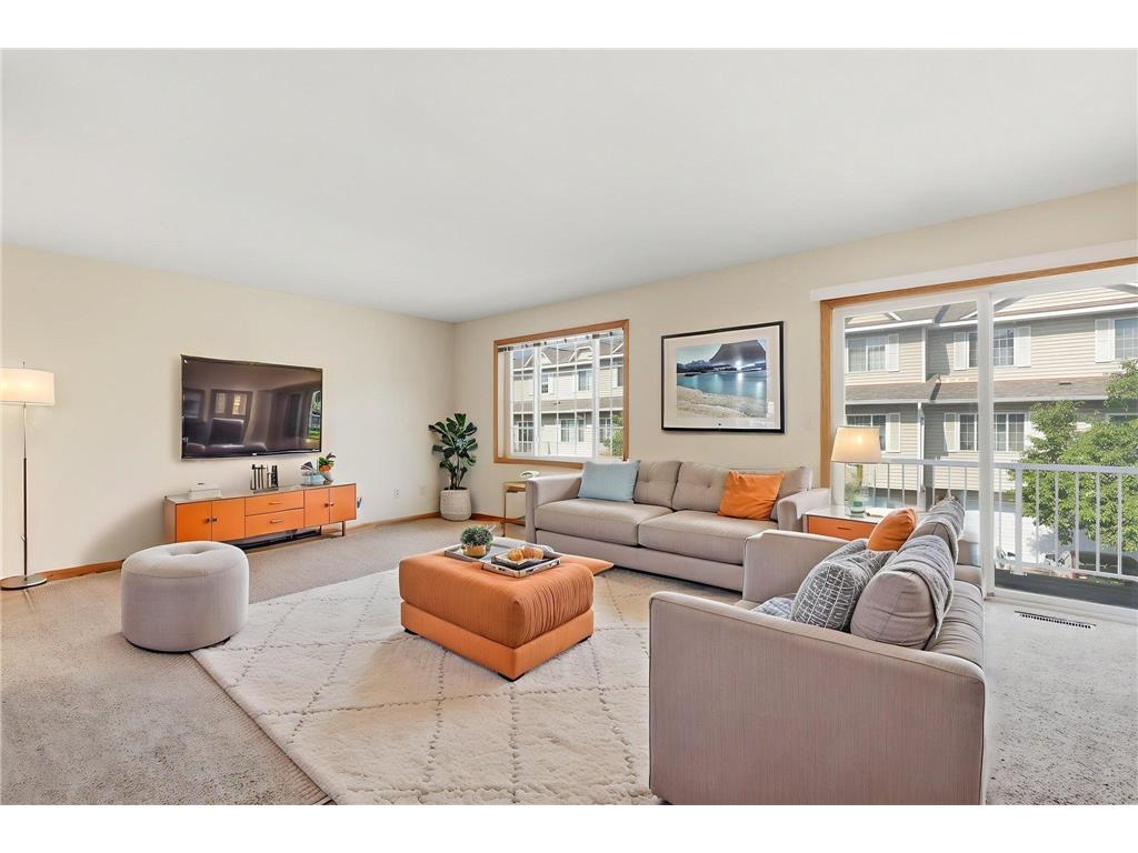 1587 County Road D E Maplewood MN 55109 7090581 image1