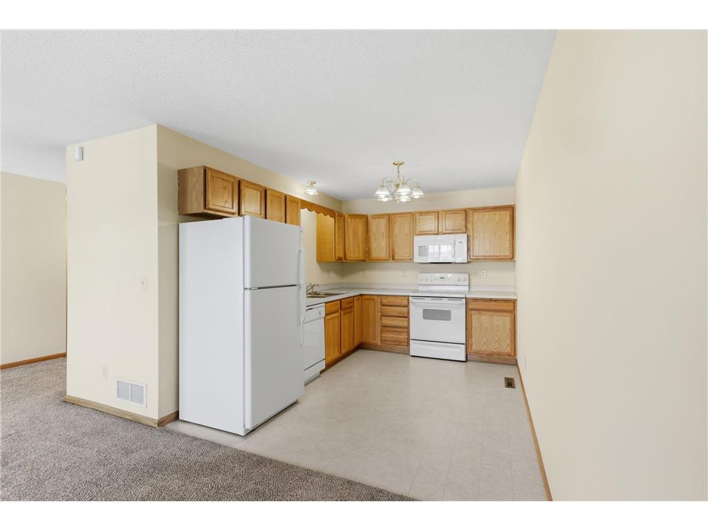 1587 County Road D E Maplewood MN 55109 7090581 image10