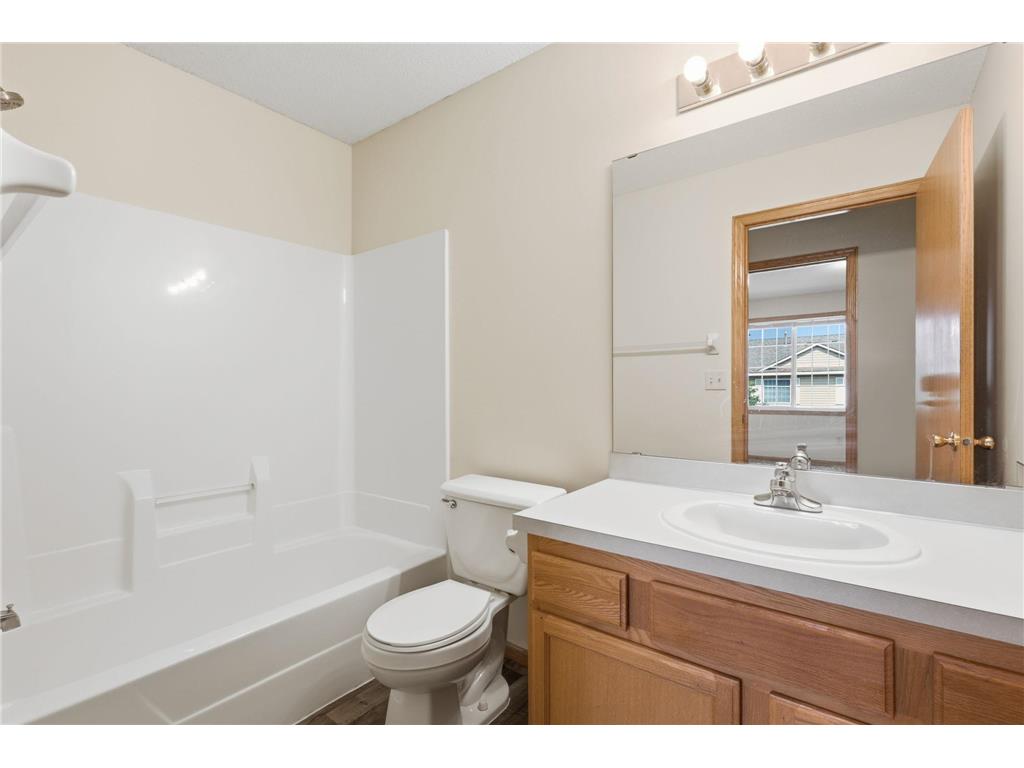1587 County Road D E Maplewood MN 55109 7090581 image18