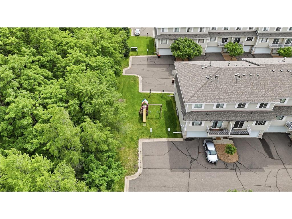 1587 County Road D E Maplewood MN 55109 7090581 image20