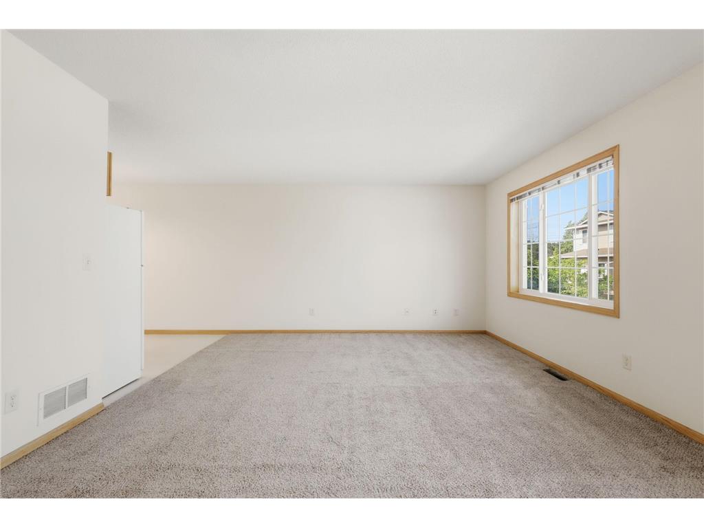 1587 County Road D E Maplewood MN 55109 7090581 image9