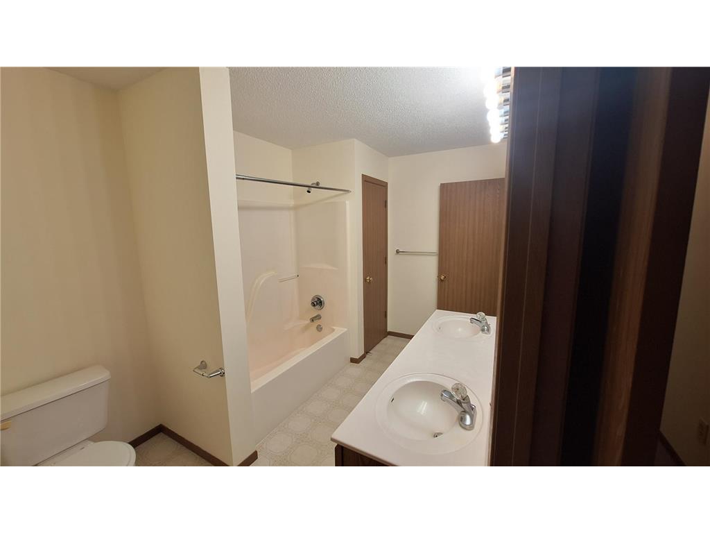 15872 Granada Avenue Apple Valley MN 55124 7067896 image10