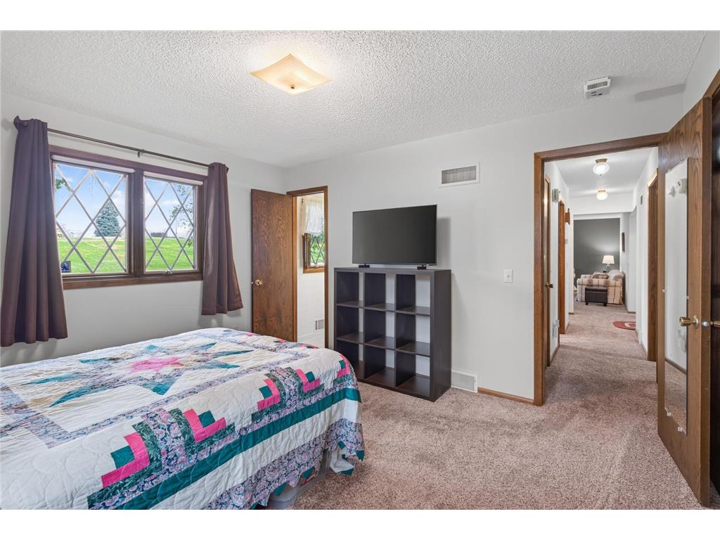 1589 Crest Drive Chaska MN 55318 7101120 image17