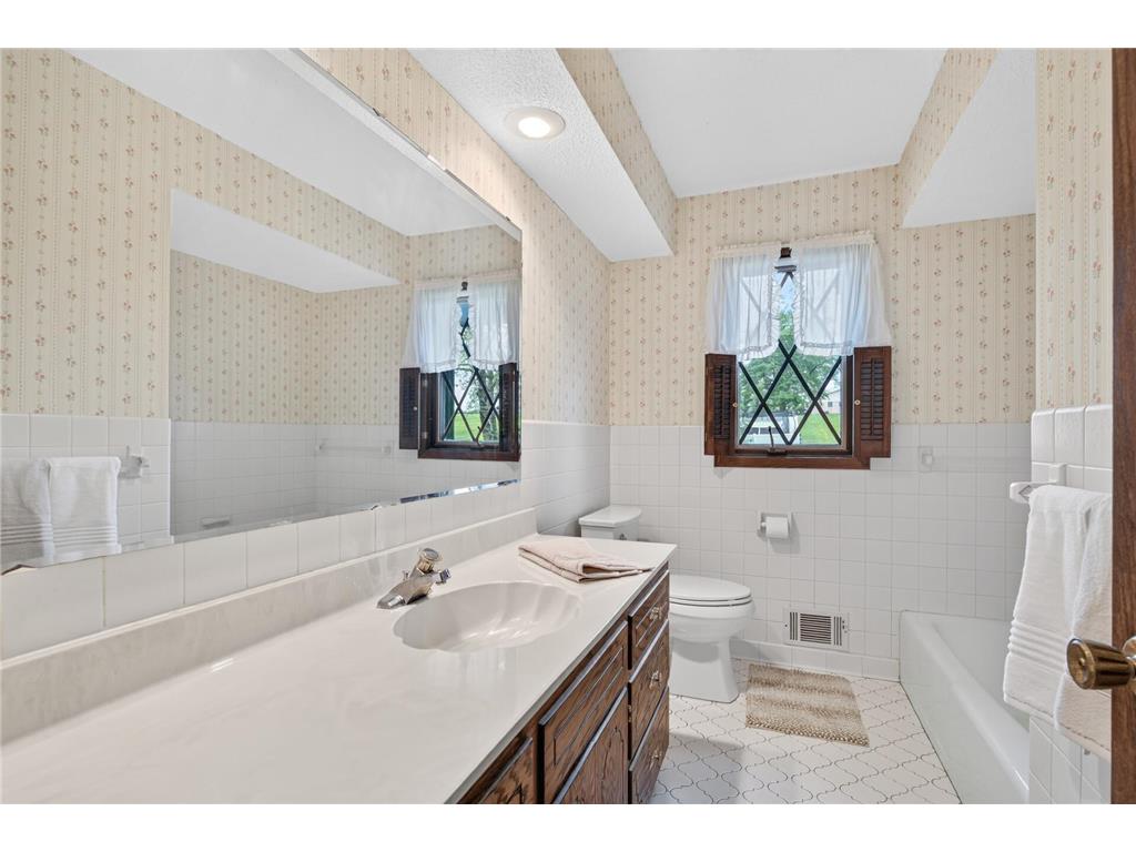 1589 Crest Drive Chaska MN 55318 7101120 image23