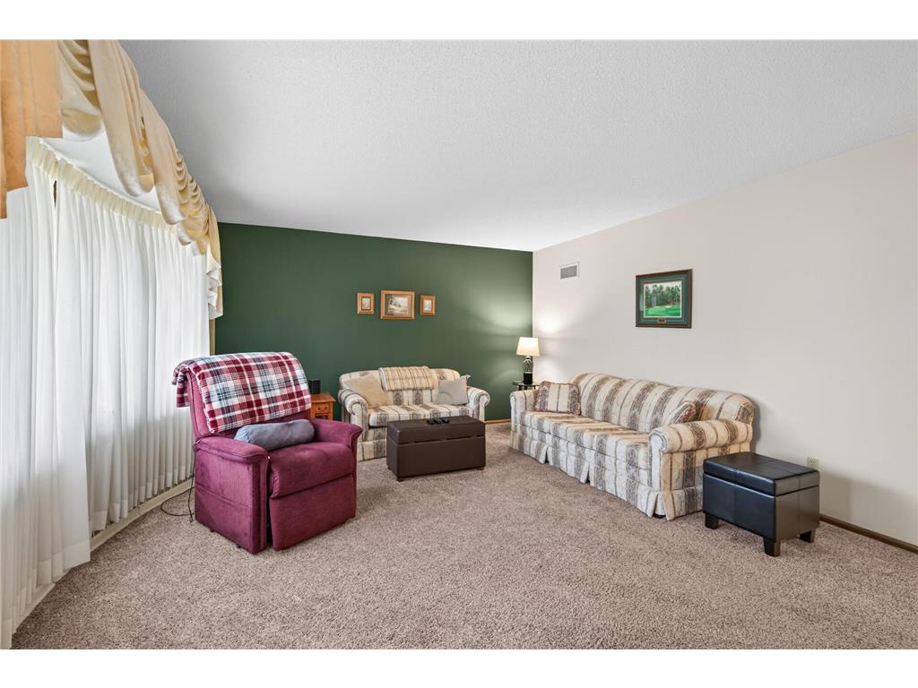 1589 Crest Drive Chaska MN 55318 7101120 image3