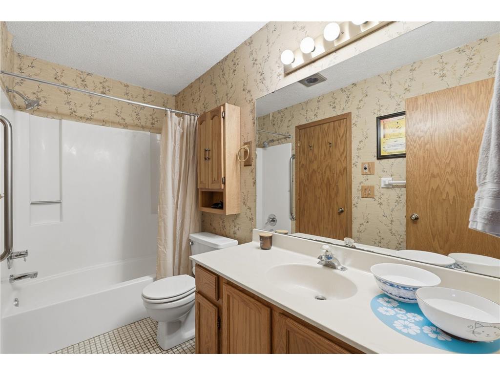 1589 Four Oaks Road Eagan MN 55121 7099904 image11