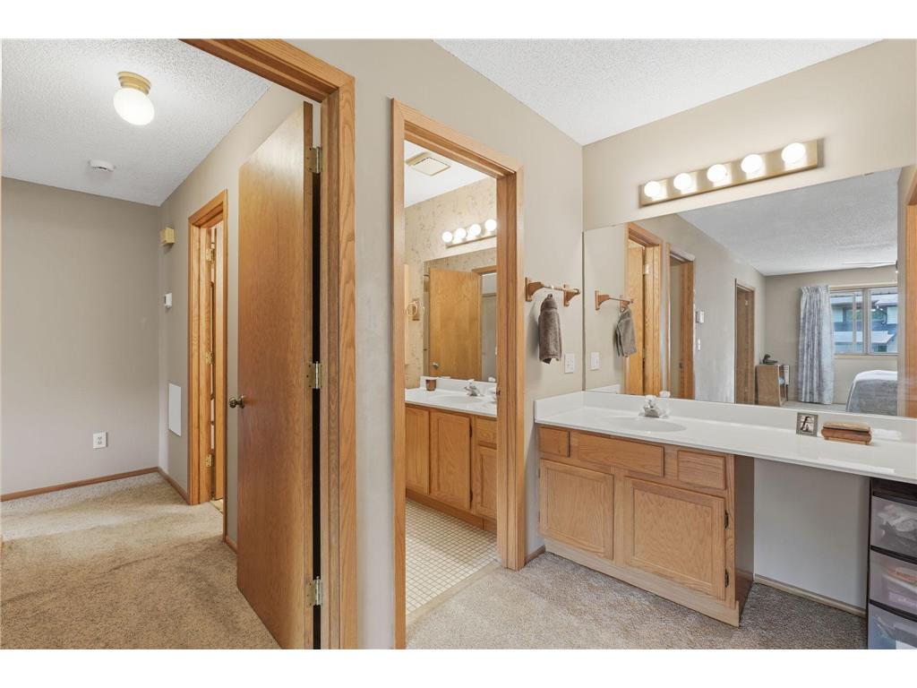 1589 Four Oaks Road Eagan MN 55121 7099904 image12