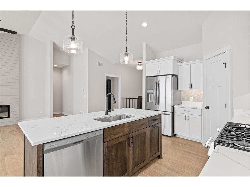 1589 Spruce Street Farmington MN 55024 7068956 image10
