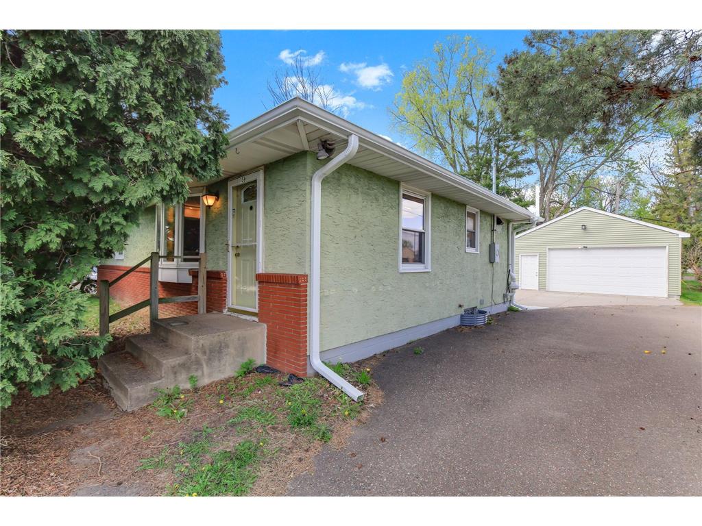 159 County Road C2 W Roseville MN 55113 7037447 image1