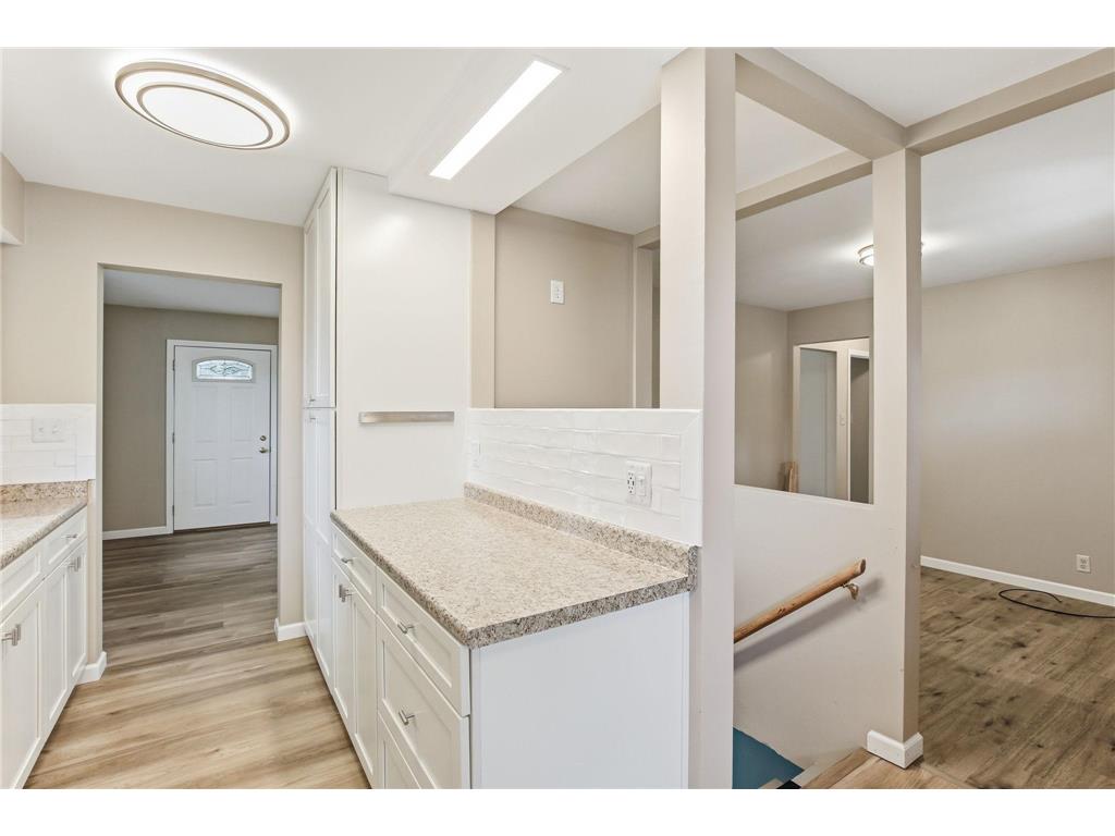 159 County Road C2 W Roseville MN 55113 7037447 image12
