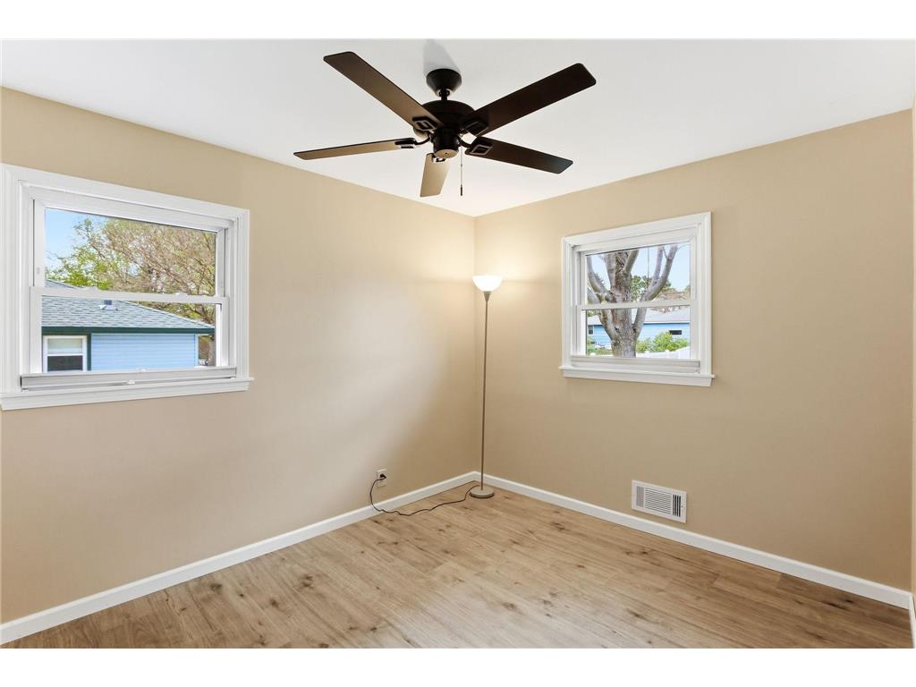 159 County Road C2 W Roseville MN 55113 7037447 image18