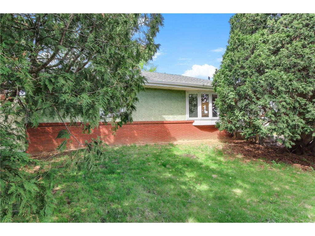 159 County Road C2 W Roseville MN 55113 7037447 image3