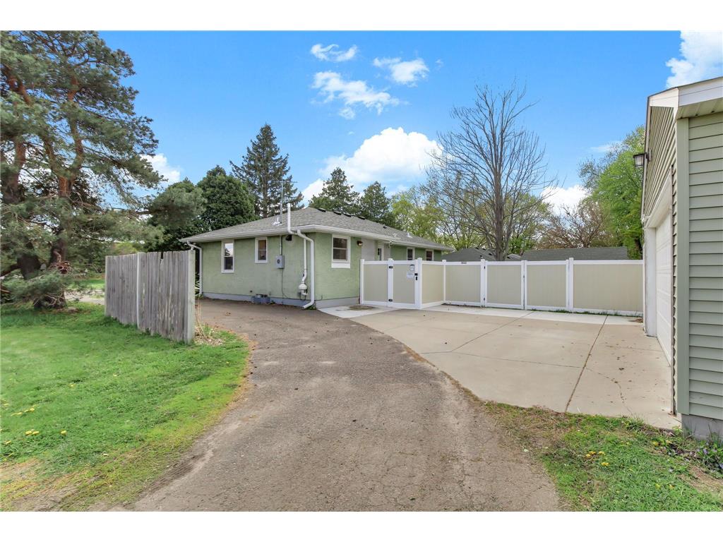 159 County Road C2 W Roseville MN 55113 7037447 image31