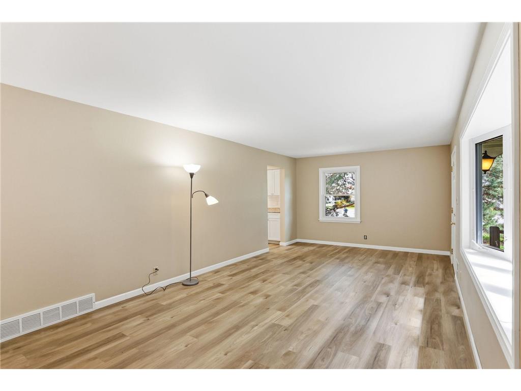 159 County Road C2 W Roseville MN 55113 7037447 image6