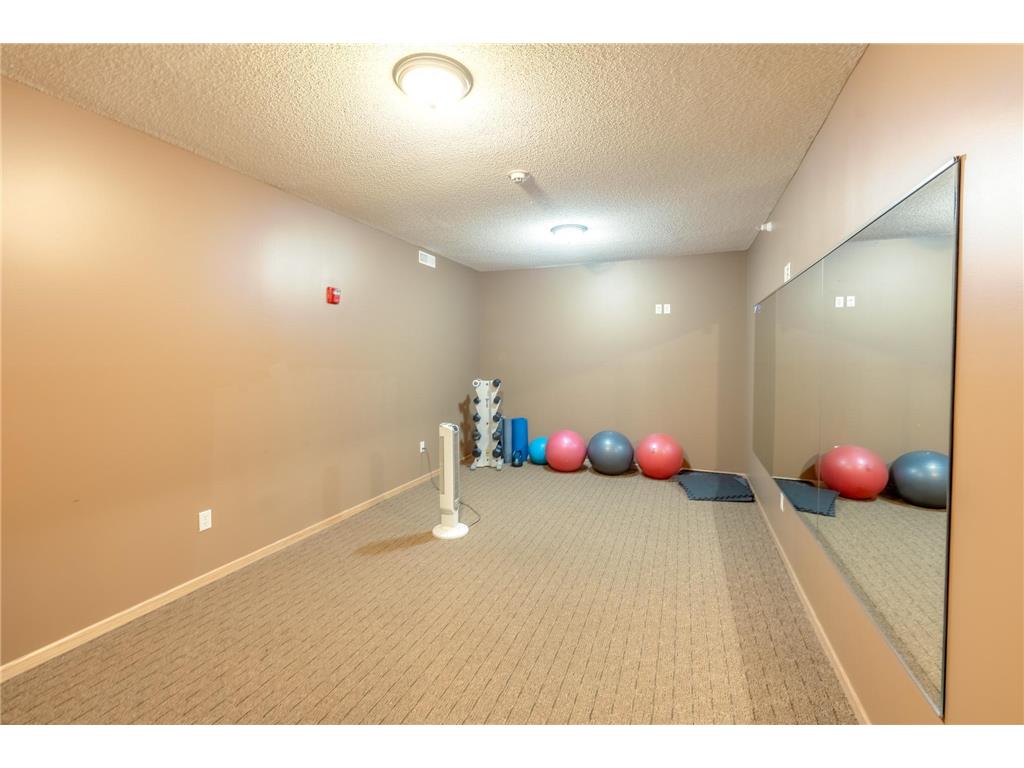 1590 Parkwood Drive #102 Woodbury MN 55125 7000478 image18