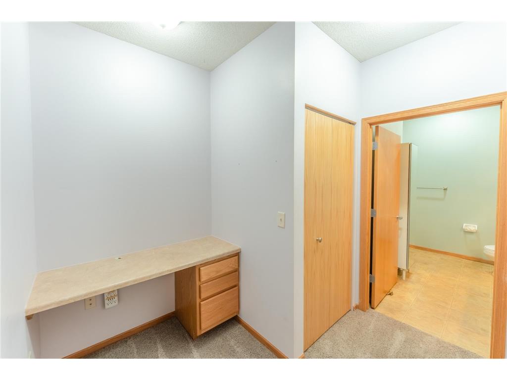 1590 Parkwood Drive #102 Woodbury MN 55125 7000478 image8