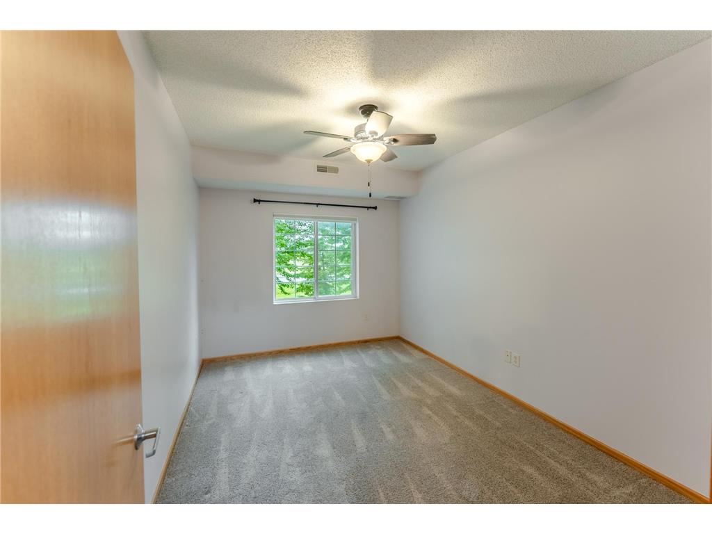 1590 Parkwood Drive #102 Woodbury MN 55125 7000478 image9
