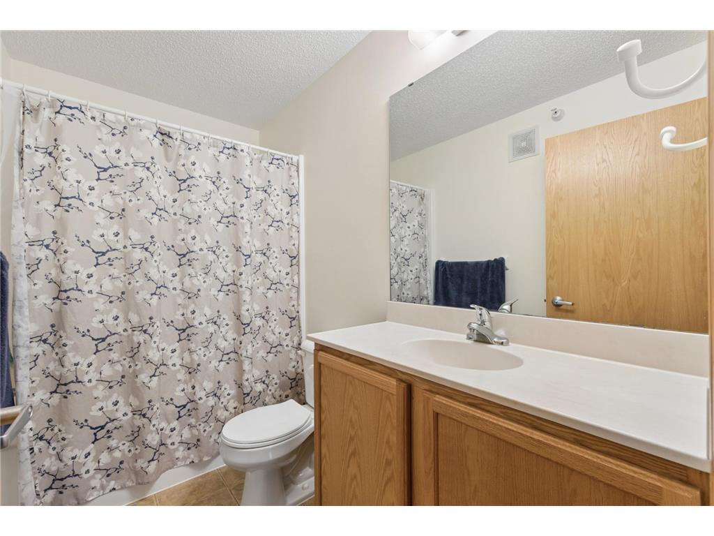1590 Parkwood Drive #207 Woodbury MN 55125 7050272 image10