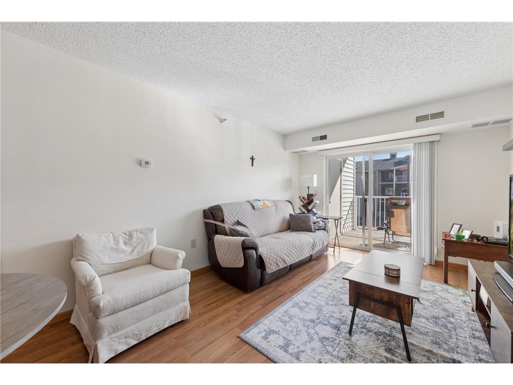 1590 Parkwood Drive #207 Woodbury MN 55125 7050272 image3