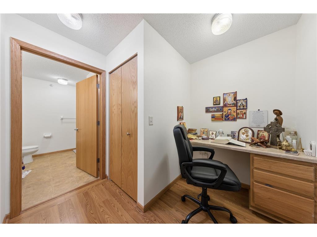 1590 Parkwood Drive #207 Woodbury MN 55125 7050272 image8