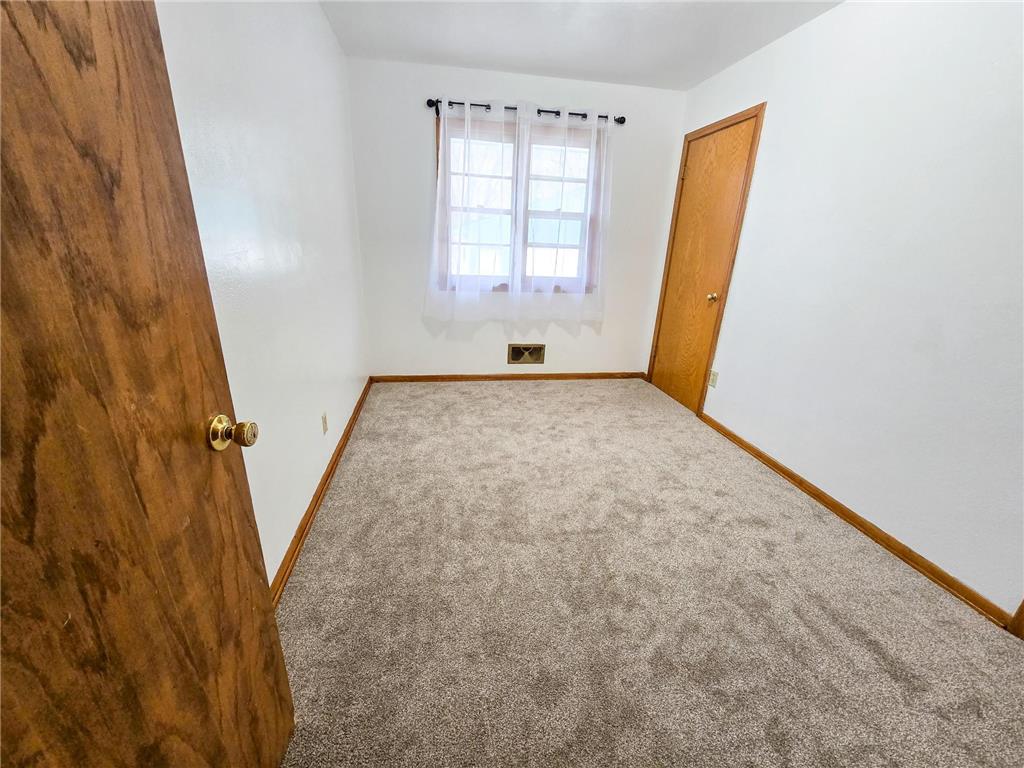 1591 Old Hudson Road Saint Paul MN 55106 6820211 image7