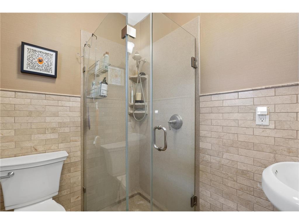 1591 Summit Avenue Saint Paul MN 55105 7013780 image41