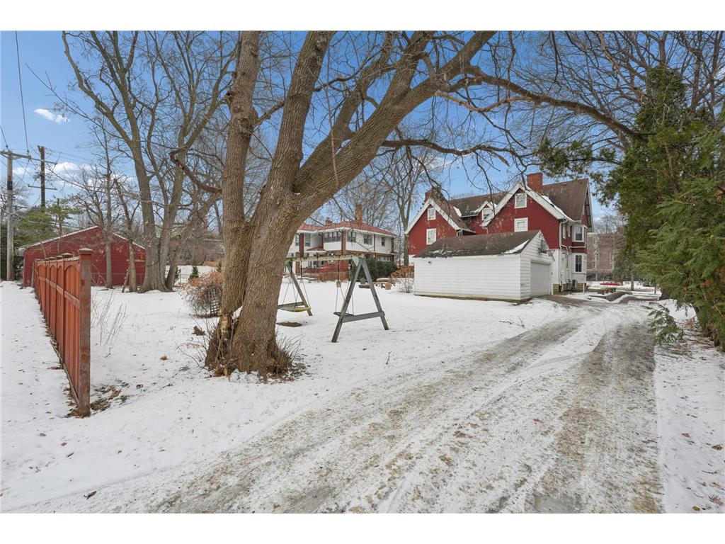 1591 Summit Avenue Saint Paul MN 55105 7013780 image54