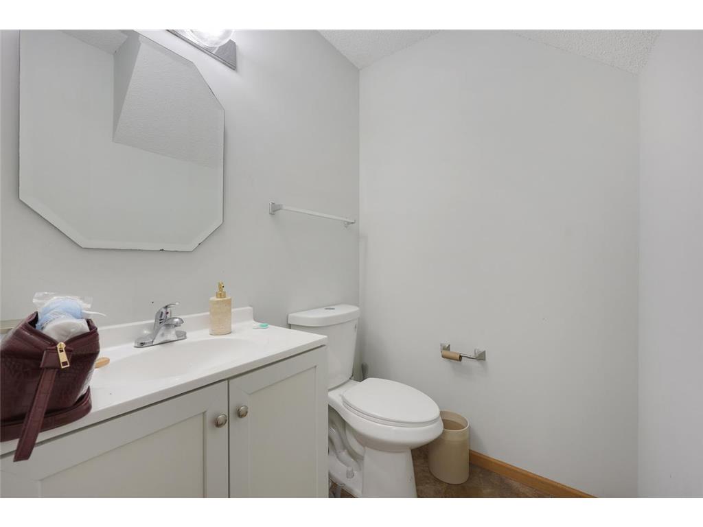 15918 Fjord Avenue Apple Valley MN 55124 7060418 image9