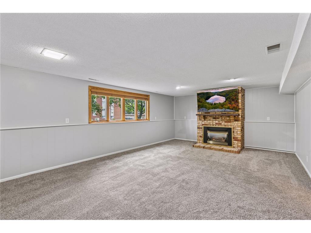 1592 Bellows Street West Saint Paul MN 55118 7104113 image24