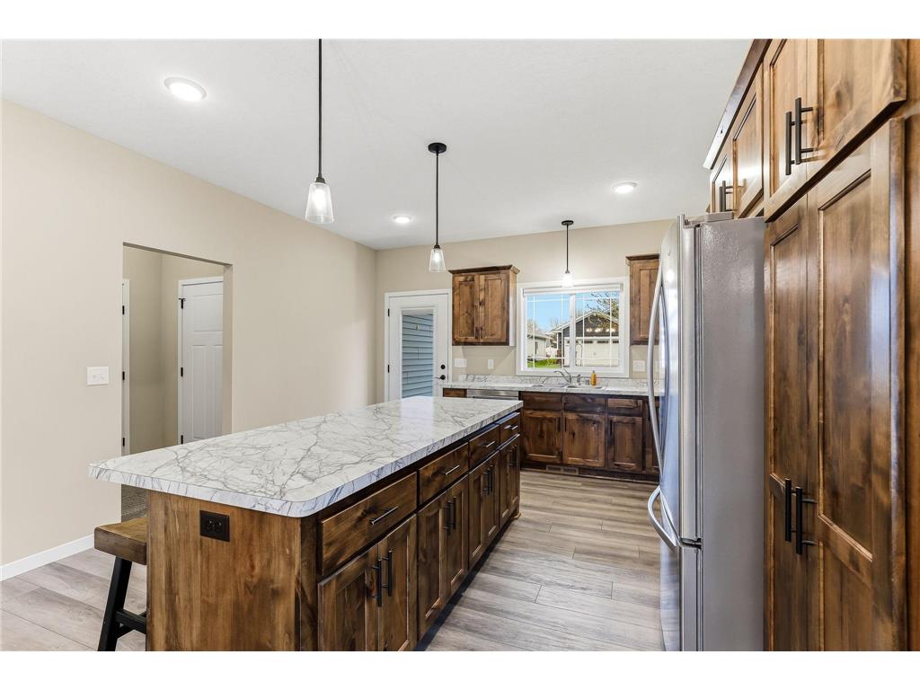 1592 Elm Street S Cambridge MN 55008 7059765 image11