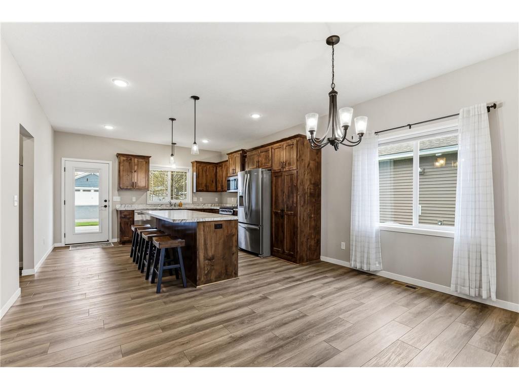 1592 Elm Street S Cambridge MN 55008 7059765 image8
